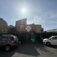 VILLA A SCHIERA A SANTA MARINELLA