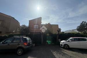 VILLA A SCHIERA A SANTA MARINELLA