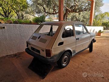 Fiat 126 priva di motore e cambio 