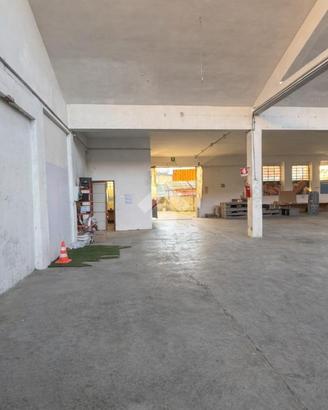 MAGAZZINO A CALCO
