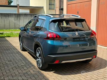 peugeot 2008 Allure 1.2 turbo benzina automatico 