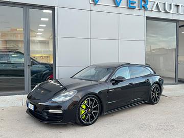 Porsche Panamera 4.0 Turbo S E-Hybrid Sport Turism