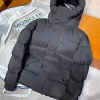 Moncler Piumino corto Madeira con cappuccio