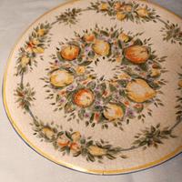Piatto decorativo in ceramica dipinta a mano 