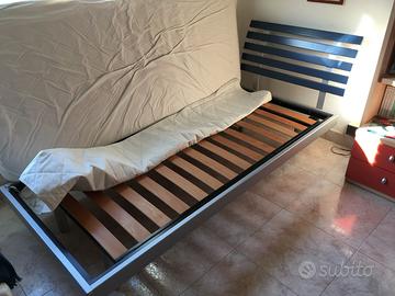 Letto singolo con materasso
