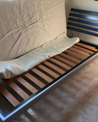 Letto singolo con materasso
