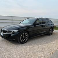 Bmw 320 mhev x drive 4x4