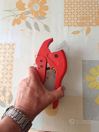 Taglia tubi in multistrato 