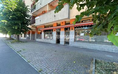 Locale Commerciale a Paderno Dugnano