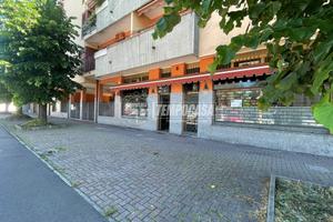 Locale Commerciale a Paderno Dugnano