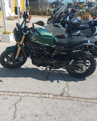 Benelli leoncino 800