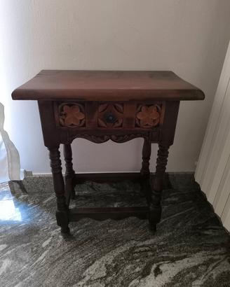 Tavolino in legno