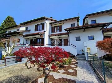 VILLA A SCHIERA A ROBECCO SUL NAVIGLIO