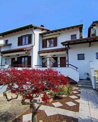 VILLA A SCHIERA A ROBECCO SUL NAVIGLIO