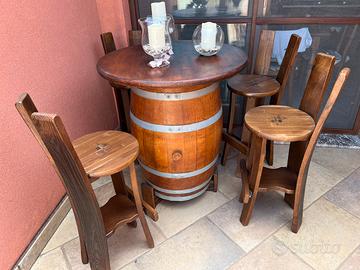 Botte tavolo con 4 sgabelli