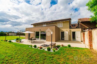 VILLA SINGOLA A LEINÌ