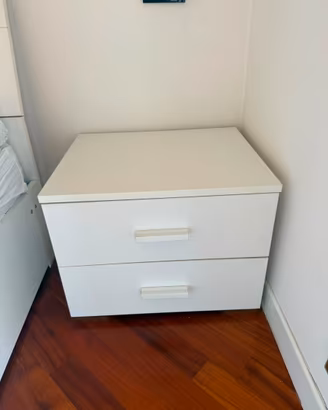 Comodino bianco