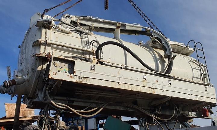 Cisterna spurgo pennelli con pompa di carico