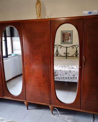 Armadio a specchio anni '60 in legno noce marrone