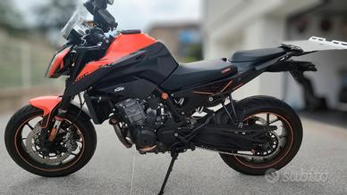 KTM Duke 890