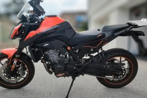 KTM Duke 890