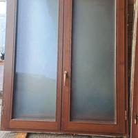 Finestre in legno e doppio vetro semi-nuove