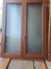 Finestre in legno e doppio vetro semi-nuove