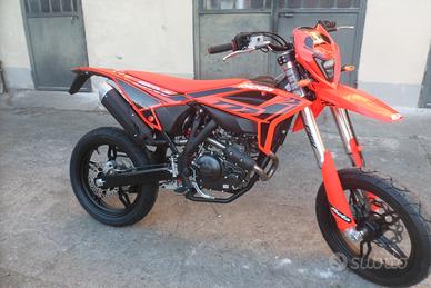 BETA RR 125 MOTARD NUOVO 2025 EURO 5 PLUS