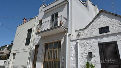 Casa indipendente di 245 m² con più di 5 locali a 