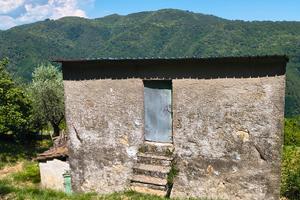 Vendita terreno e rimessa agricola