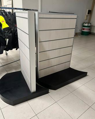 Arredo negozio con ruote