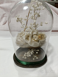 Madonna Maria bambina in teca di vetro