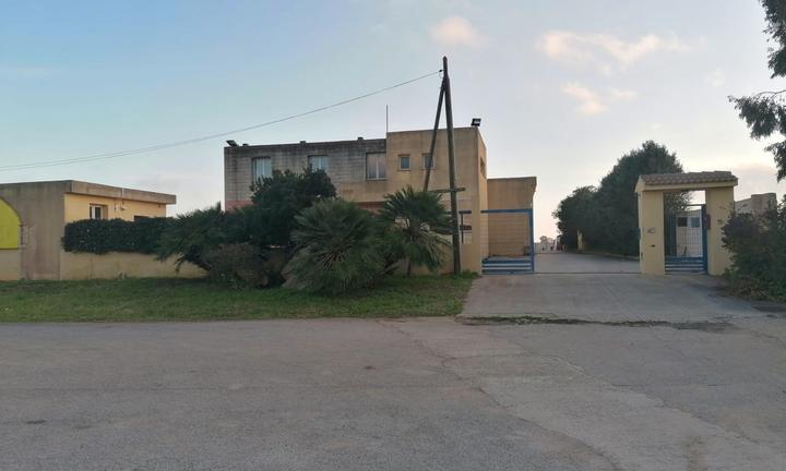 Alghero Capannone con Uffici e Casa del Custode
