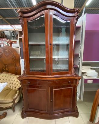 Credenza antica