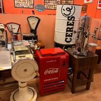 Oggetti antichi, affettatrici e bilance Berkel