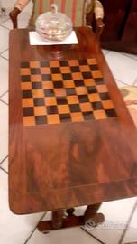 Antico Tavolino con Scacchiera