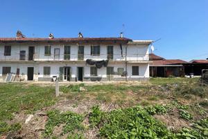 Villa di 280 m² con più di 5 locali a Carmagnola