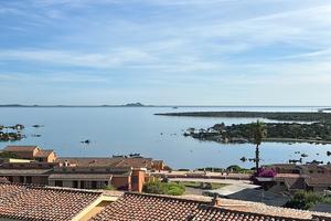 Appartamento con terrazza vista mare COSTA SMERALD