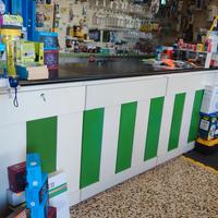 Scaffali per negozio