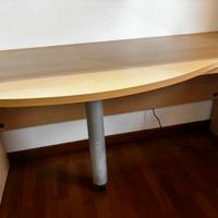 Scrivania con penisola in legno di faggio