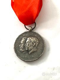 una medaglia commemorativa