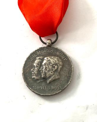 una medaglia commemorativa