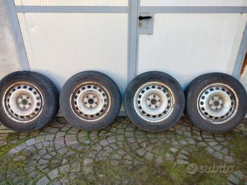 Gomme invernali complete di cerchioni