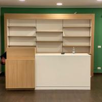 Mobili per attività commerciale