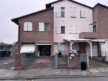 Immobile in asta di 106 m² con 3 locali e box auto
