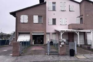 Immobile in asta di 106 m² con 3 locali e box auto