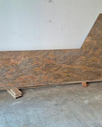 Lastre granito indiano MADURA GOLD