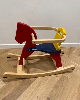 Cavallo a dondolo in legno