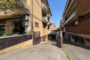 Box/Posto auto Roma [Via Gasperina VCG]