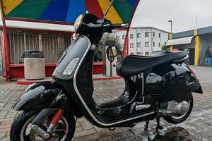 PIAGGIO VESPA 300 GTS SUPER I.E.